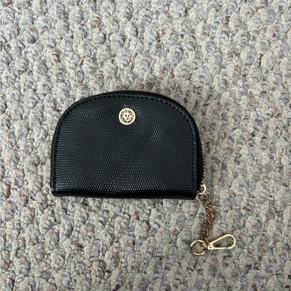 Small zippered, wallet, black with keychain - Picture 1 of 3